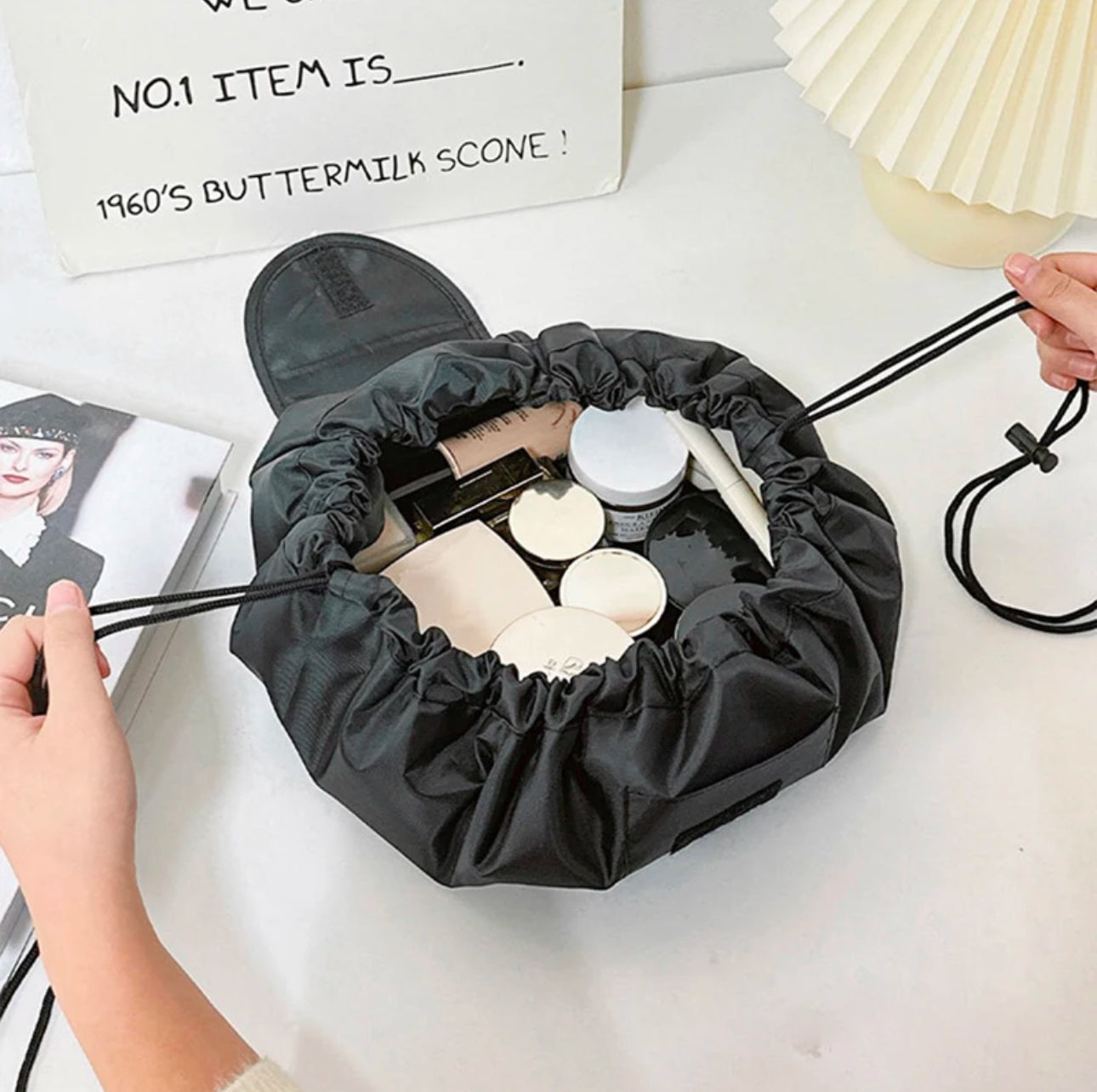 Travel cosmetic bag