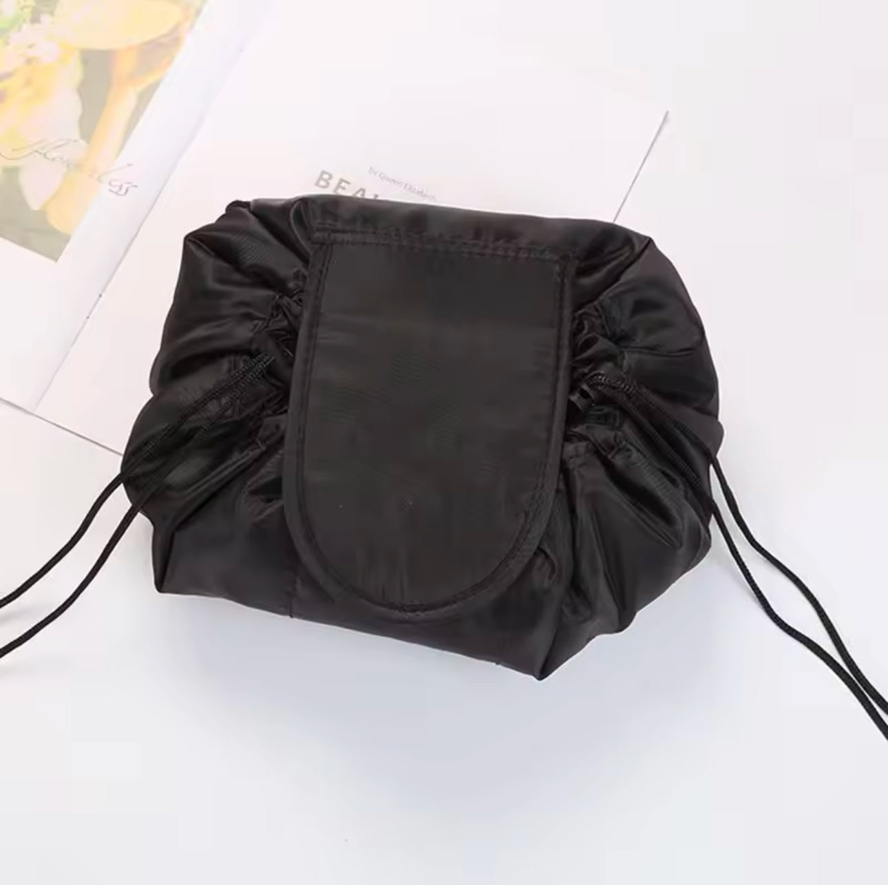 Travel cosmetic bag