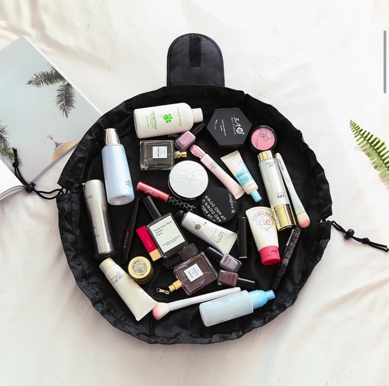 Travel cosmetic bag