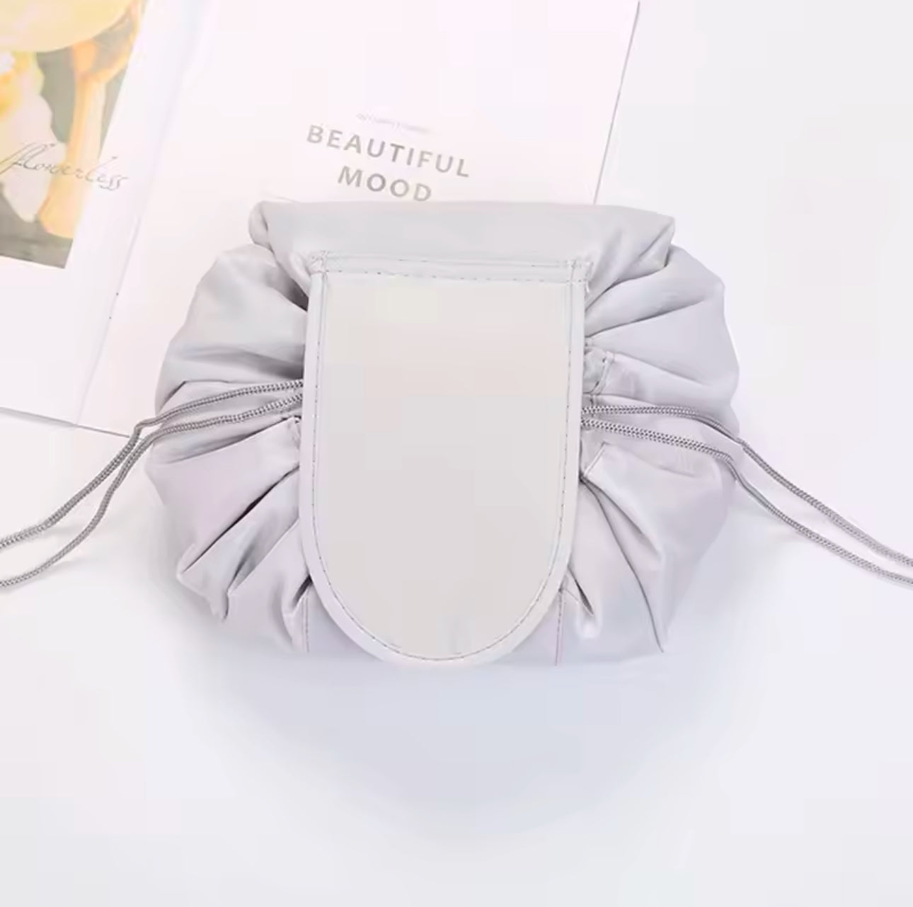 Travel cosmetic bag